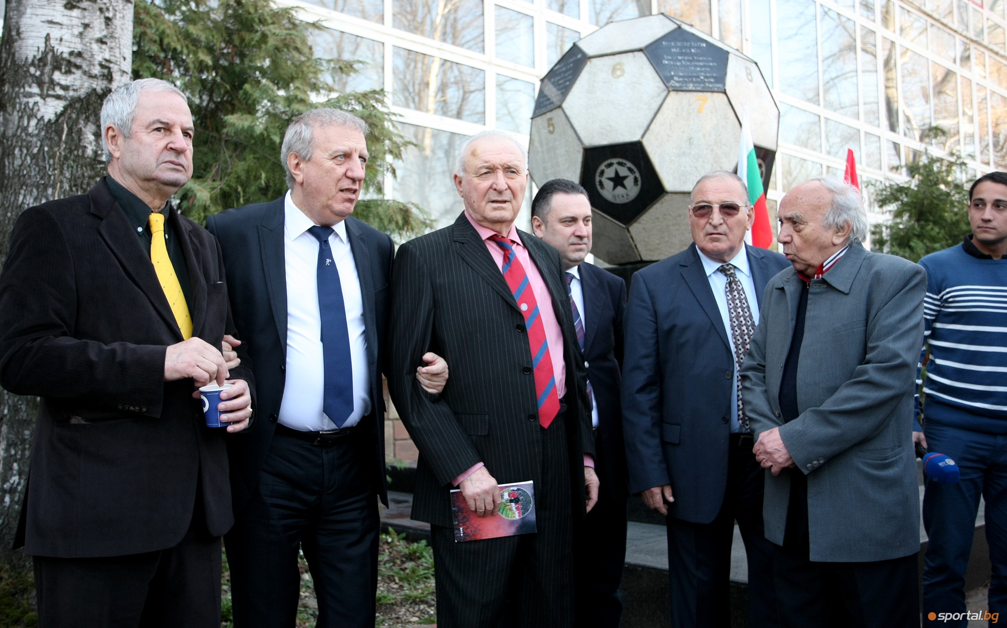 ЦСКА стартира публичното предлагане на акции на клуба на Българската фондова борса