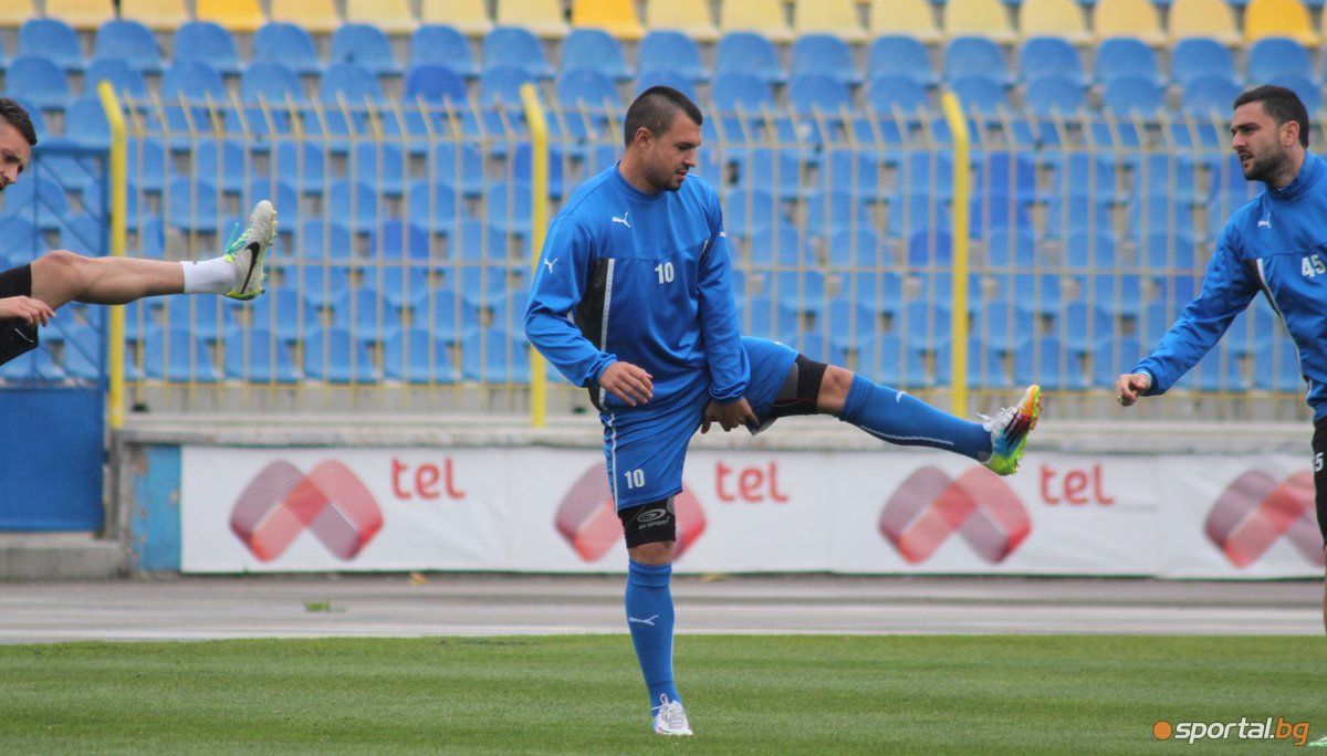Левски тренира преди мача в Пловдив