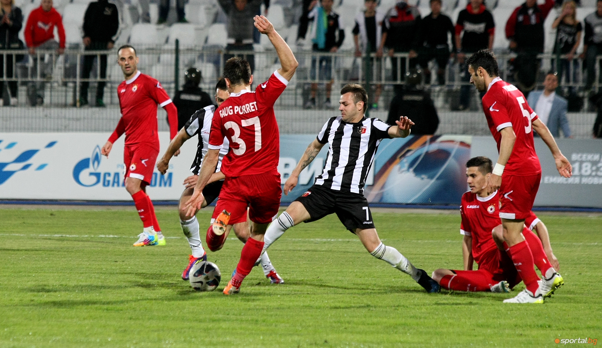 Локомотив (Пловдив) нанесе тежко поражение с 2:0 на възродения ЦСКА