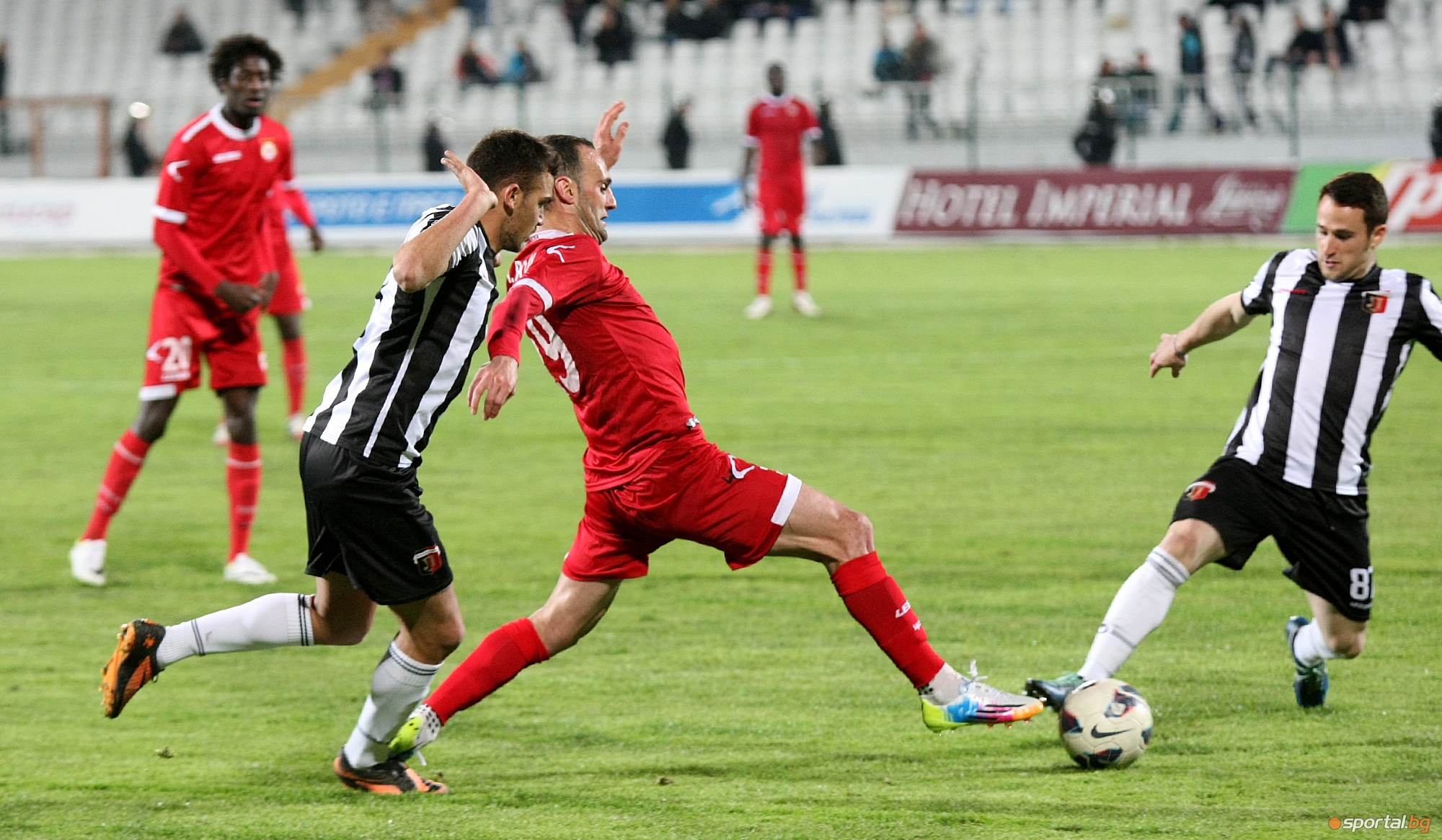 Локомотив (Пловдив) нанесе тежко поражение с 2:0 на възродения ЦСКА