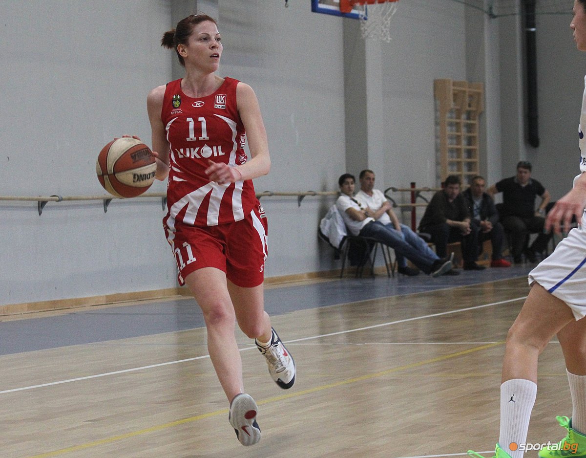 Левски обърна Нефтохимик и поведе в полуфиналите