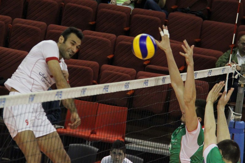 България падна от Иран с 1:3 във Варна, Плачи пусна в игра всички млади волейболисти