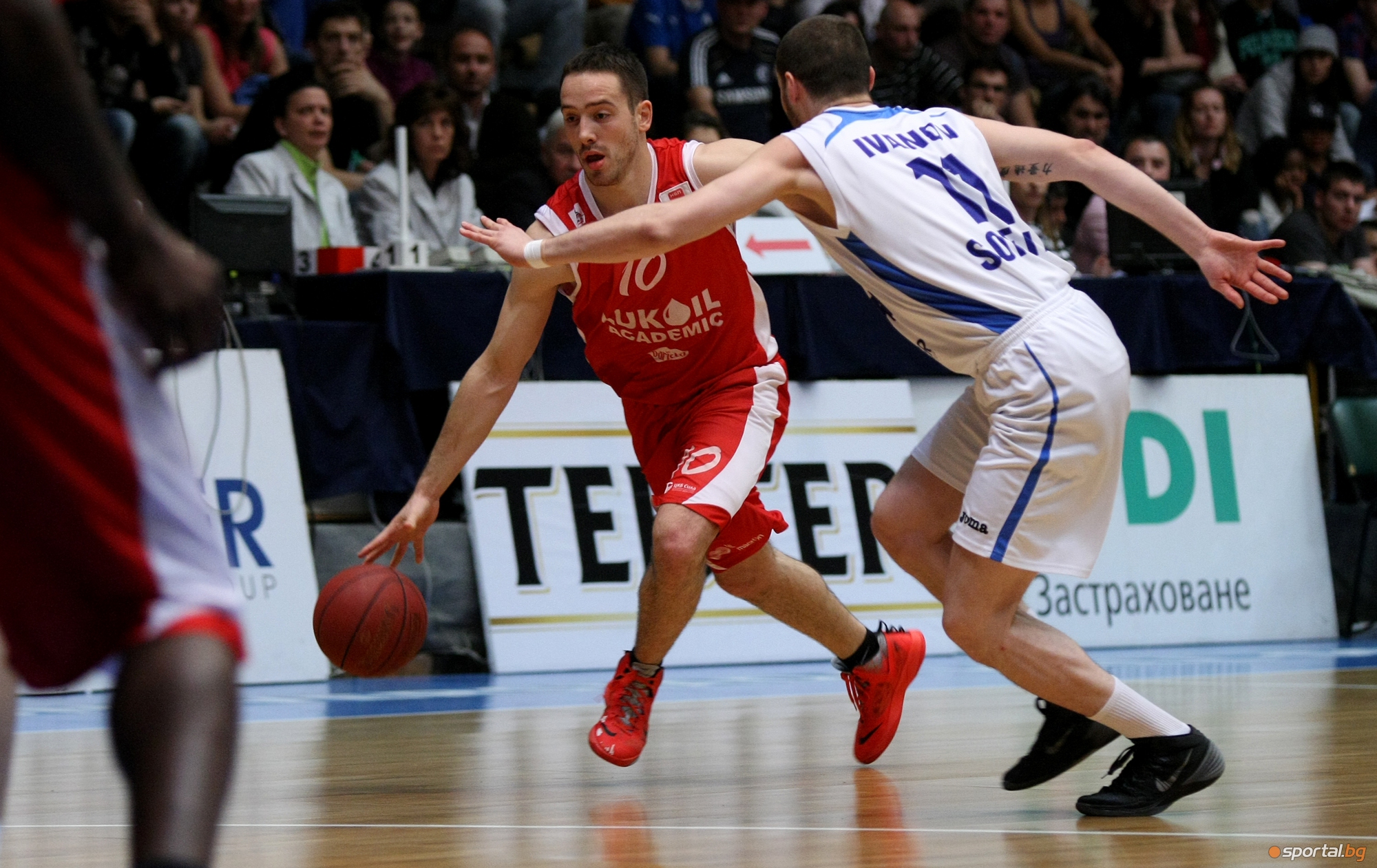 Левски отнесе Лукойл, всичко се решава Самоков