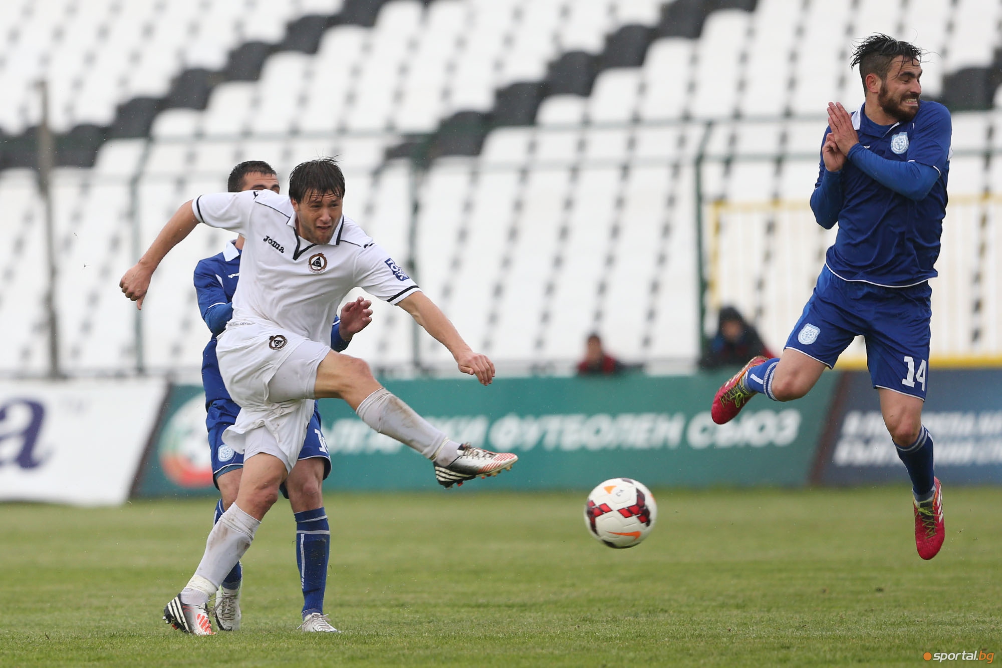 Славия победи Черноморец с 1:0 и оцеля