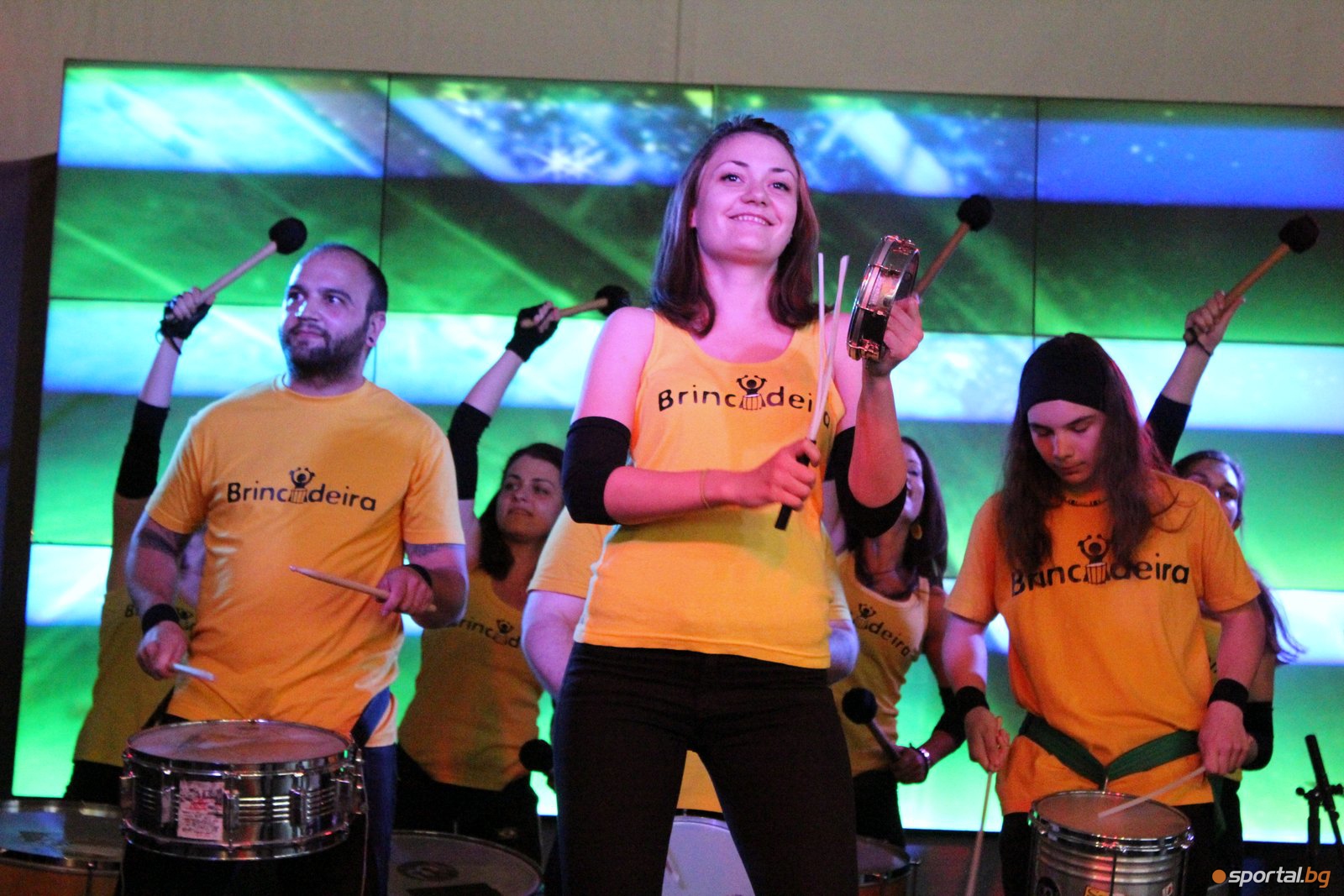 Мини Мондиал с Ариана пред НДК