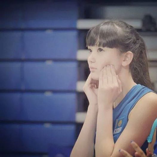 Фенове се "побъркаха" по казахска волейболистка