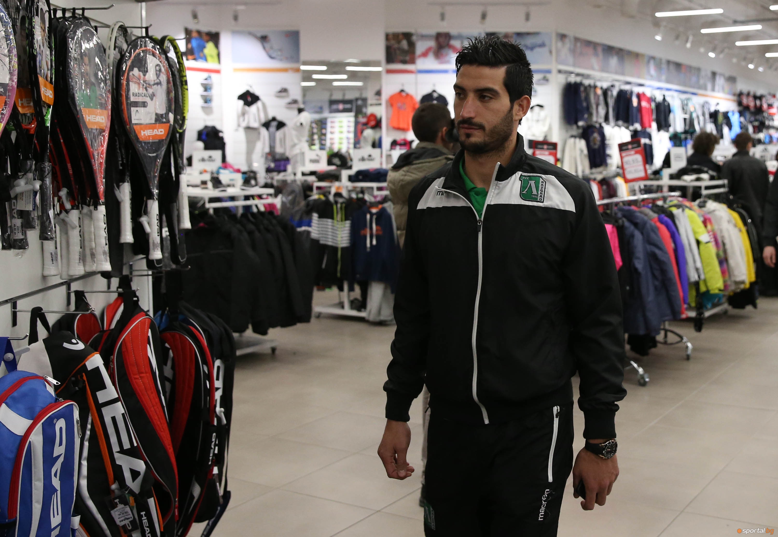Футболисти на Лудогорец раздаваха автографи в столичен мол