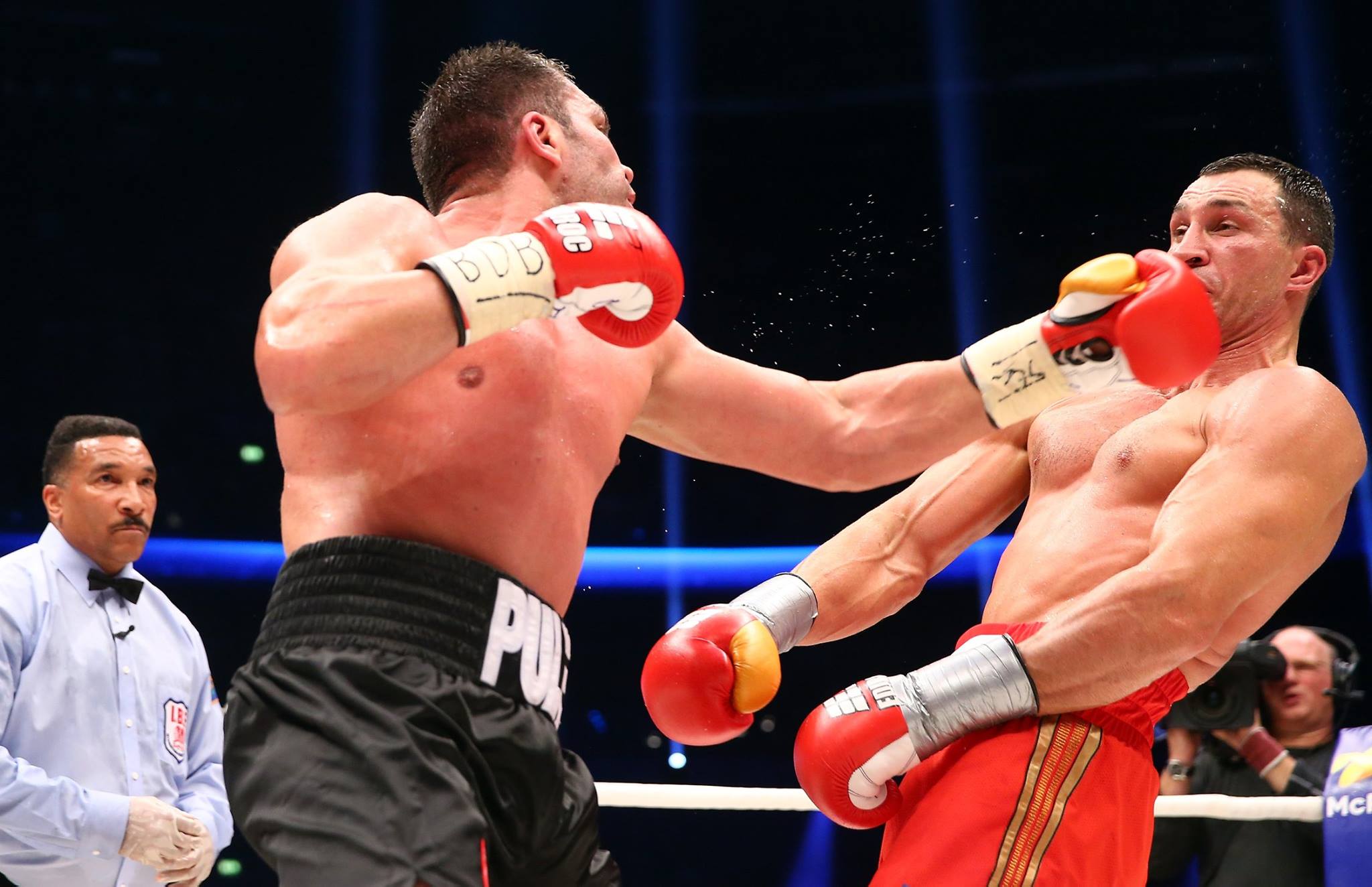 Кубрат Пулев издържа 5 рунда! Владимир Кличко защити световната титла с нокаут