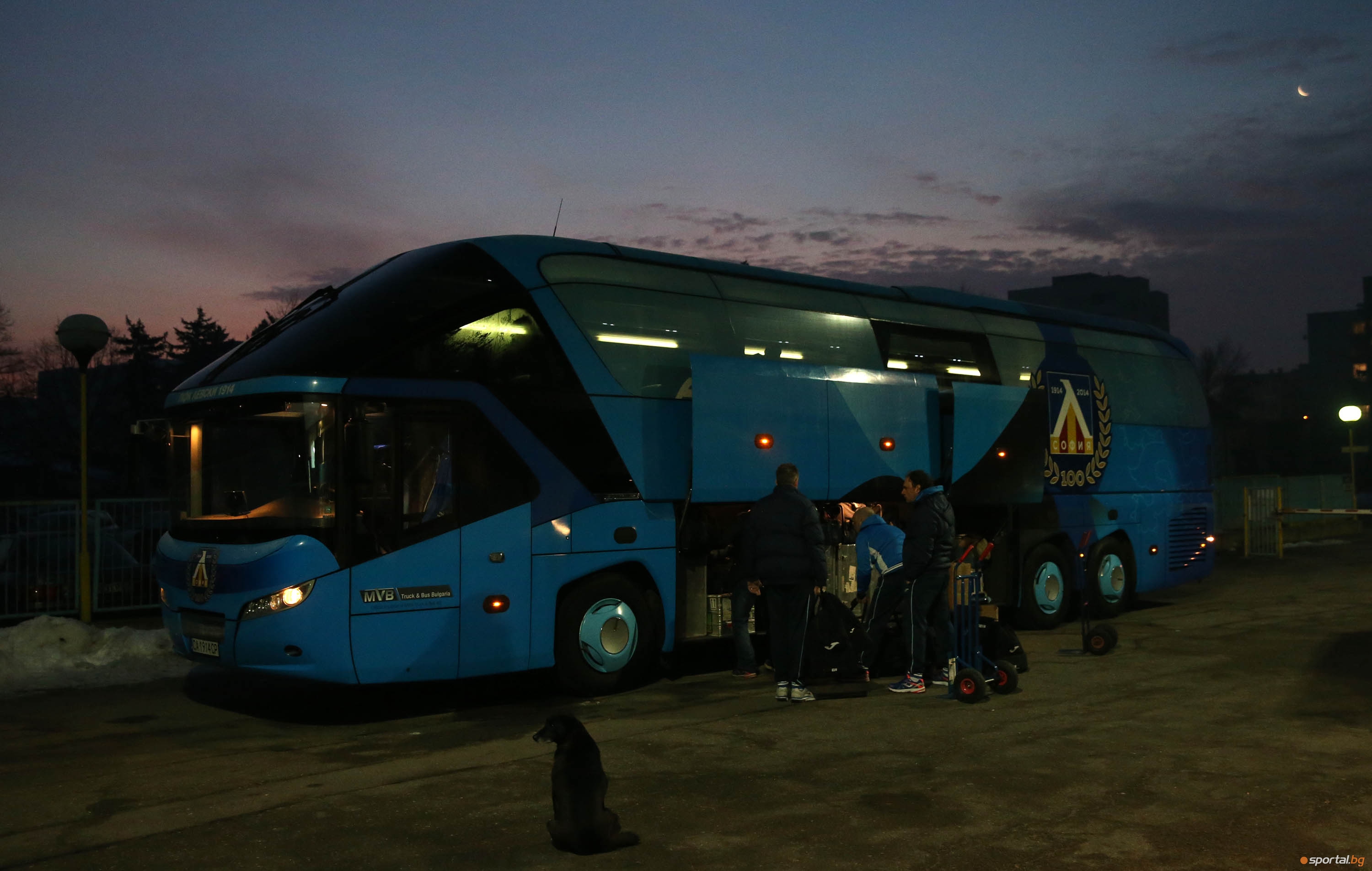 Отборът на Левски замина за Истанбул с автобус