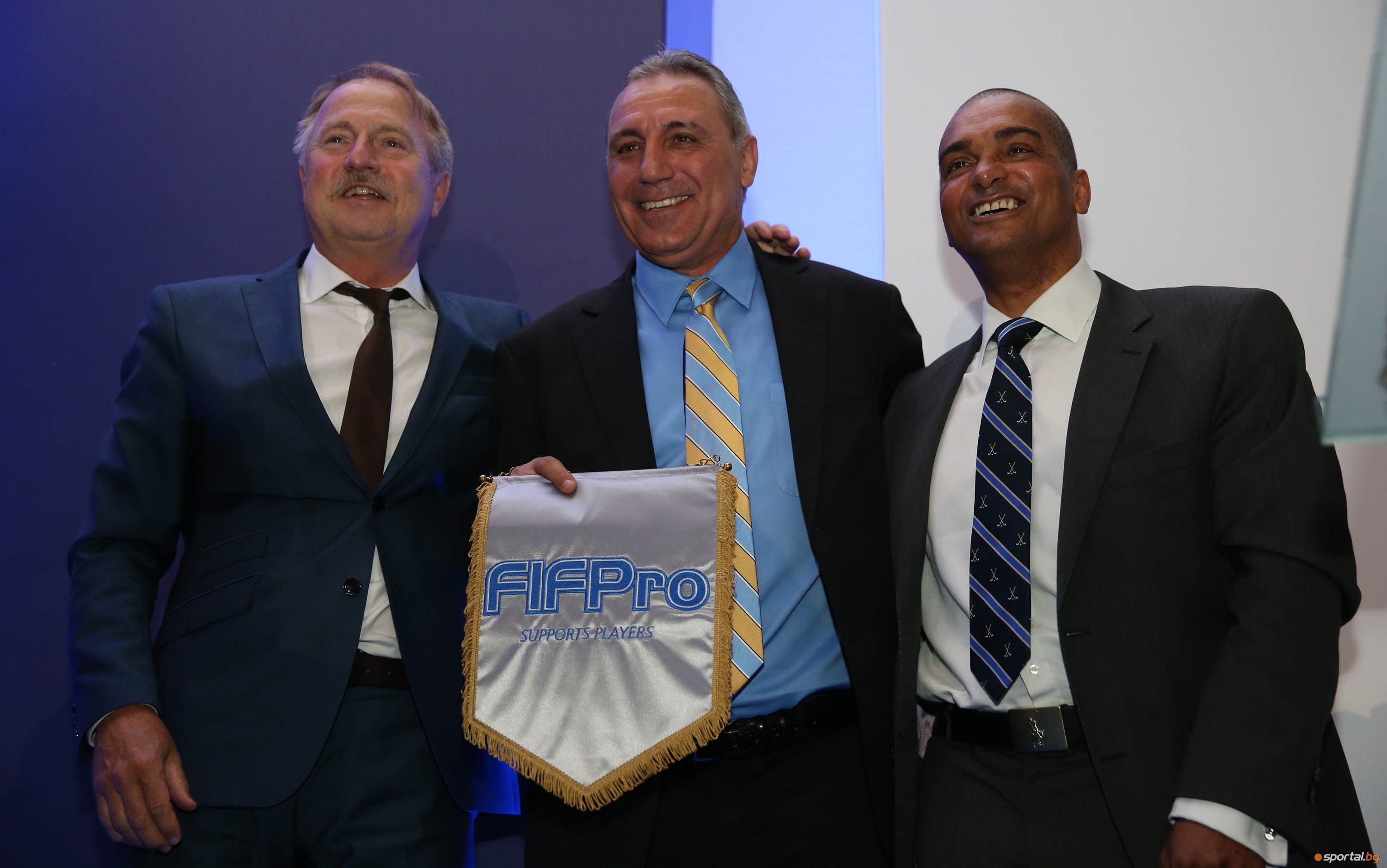 Христо Стоичков и Красен Кралев, откриха конгрес на FIFPro в София
