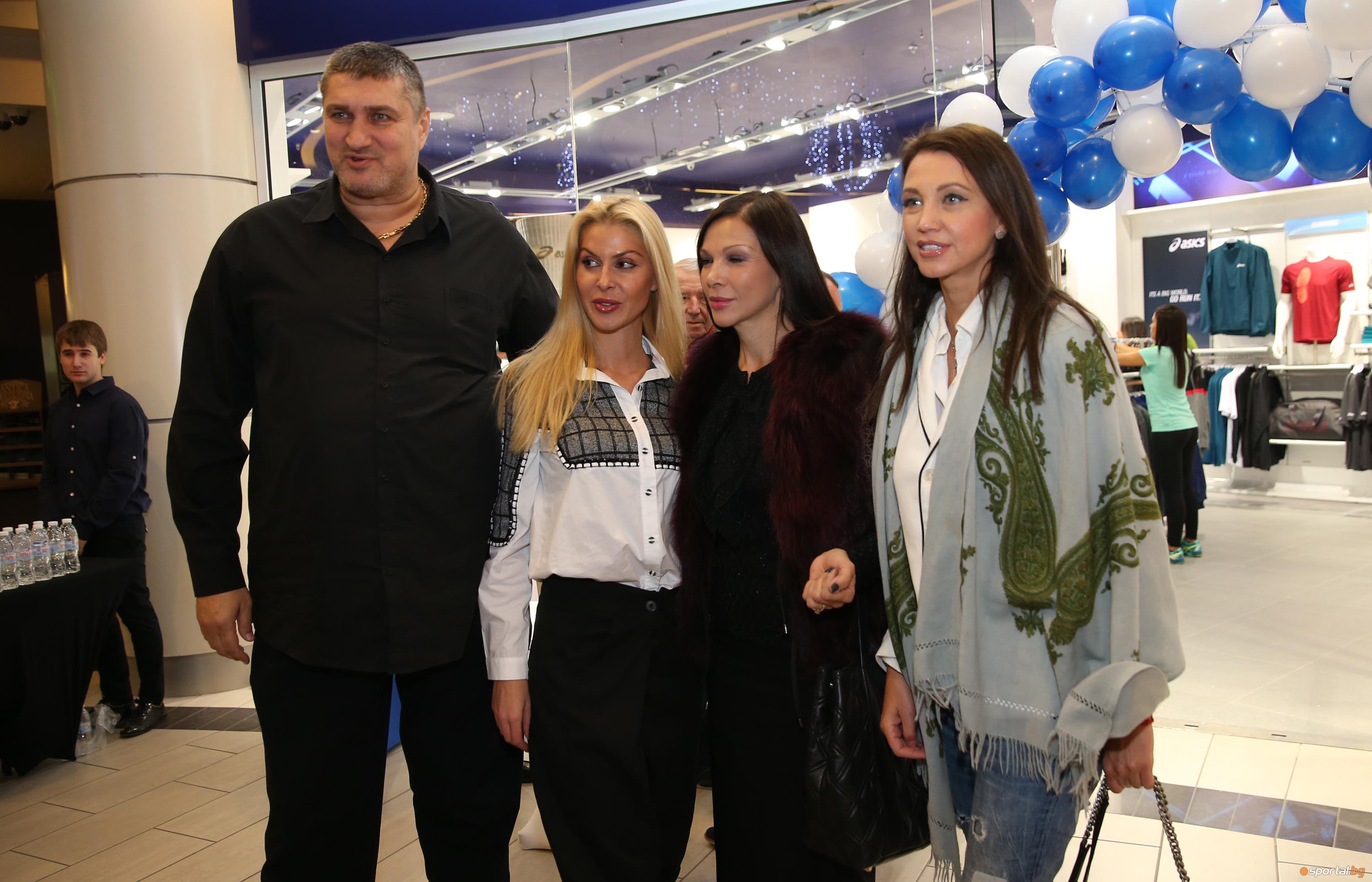 Любо Ганев и Мира Стоянова откриха първият представителен магазин на Asics в България