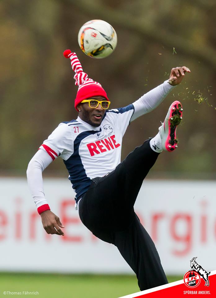 Футболистите на Кьолн тренират в карнавално настроение
