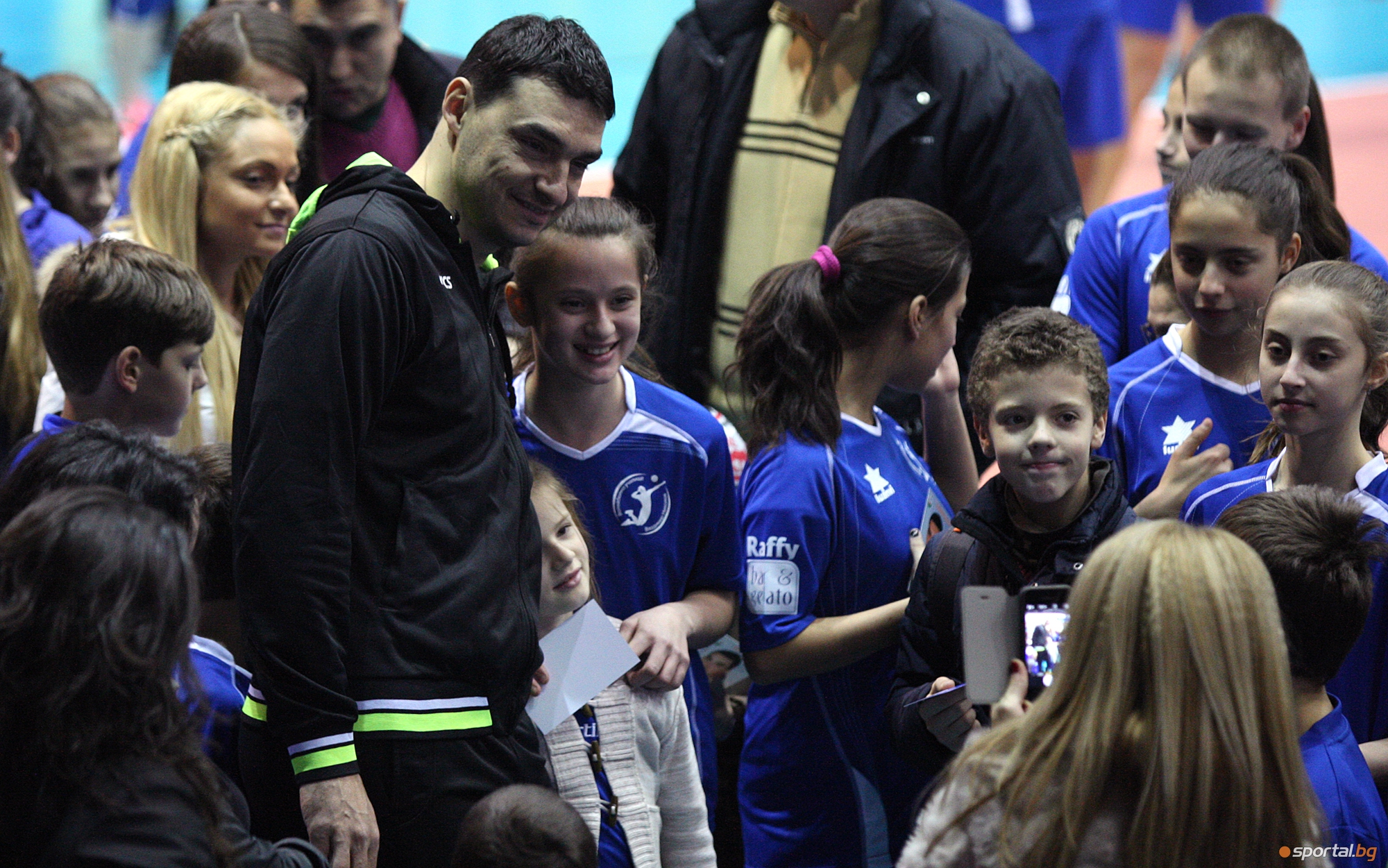 Волейболен празник на училище "Владимир Николов" се състоя в зала "Христо Ботев"