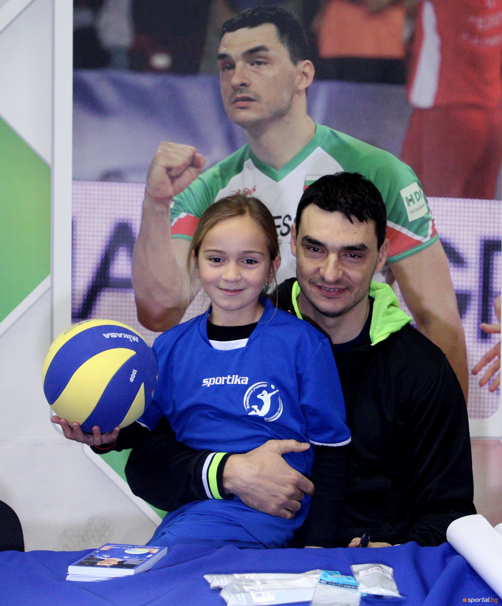 Волейболен празник на училище "Владимир Николов" се състоя в зала "Христо Ботев"