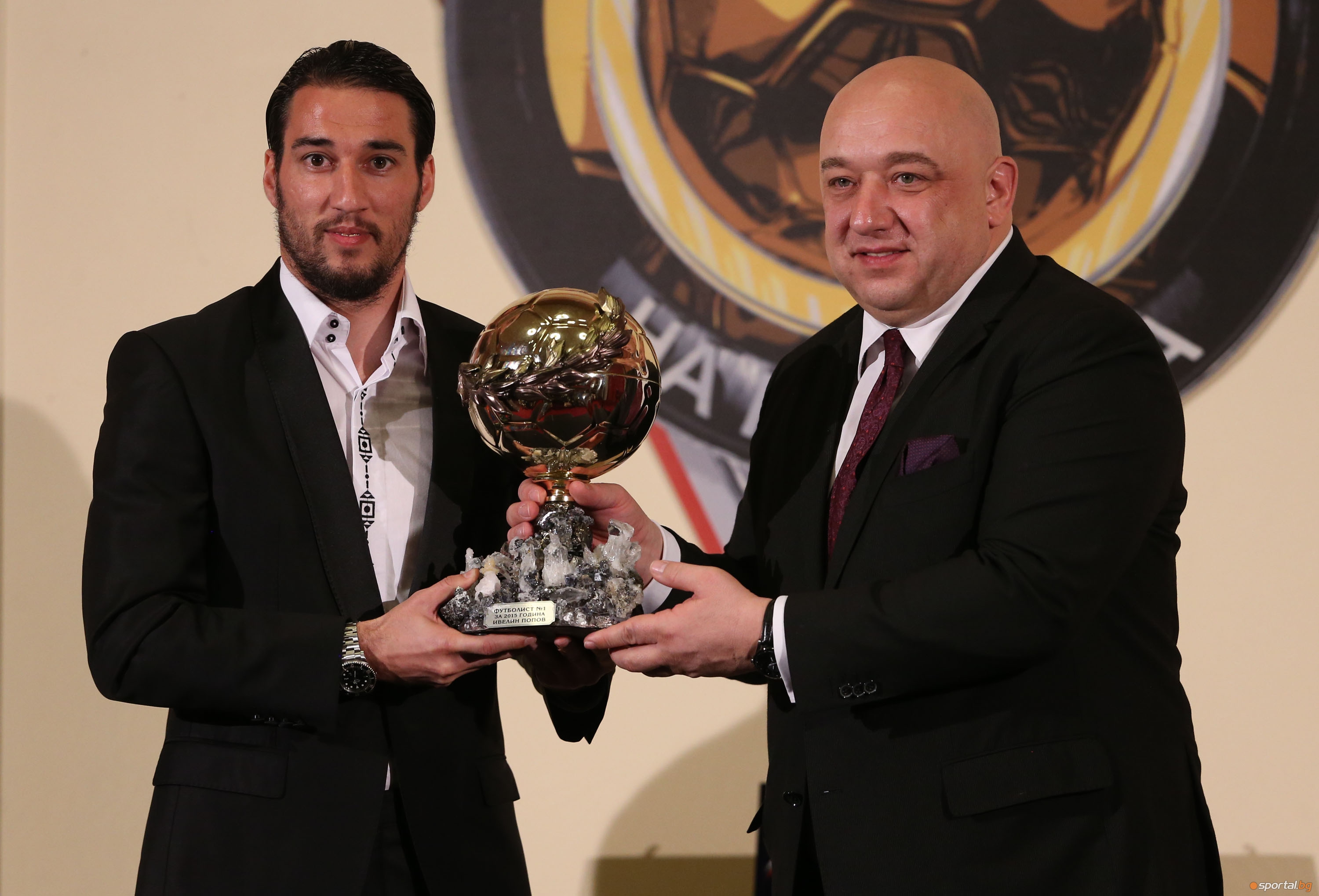 Обявиха кои са футболист и треньор на България за 2015
