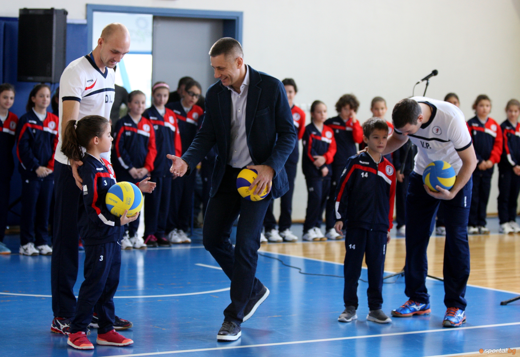 Откриха волейболната школа за деца Стойчев - Казийски