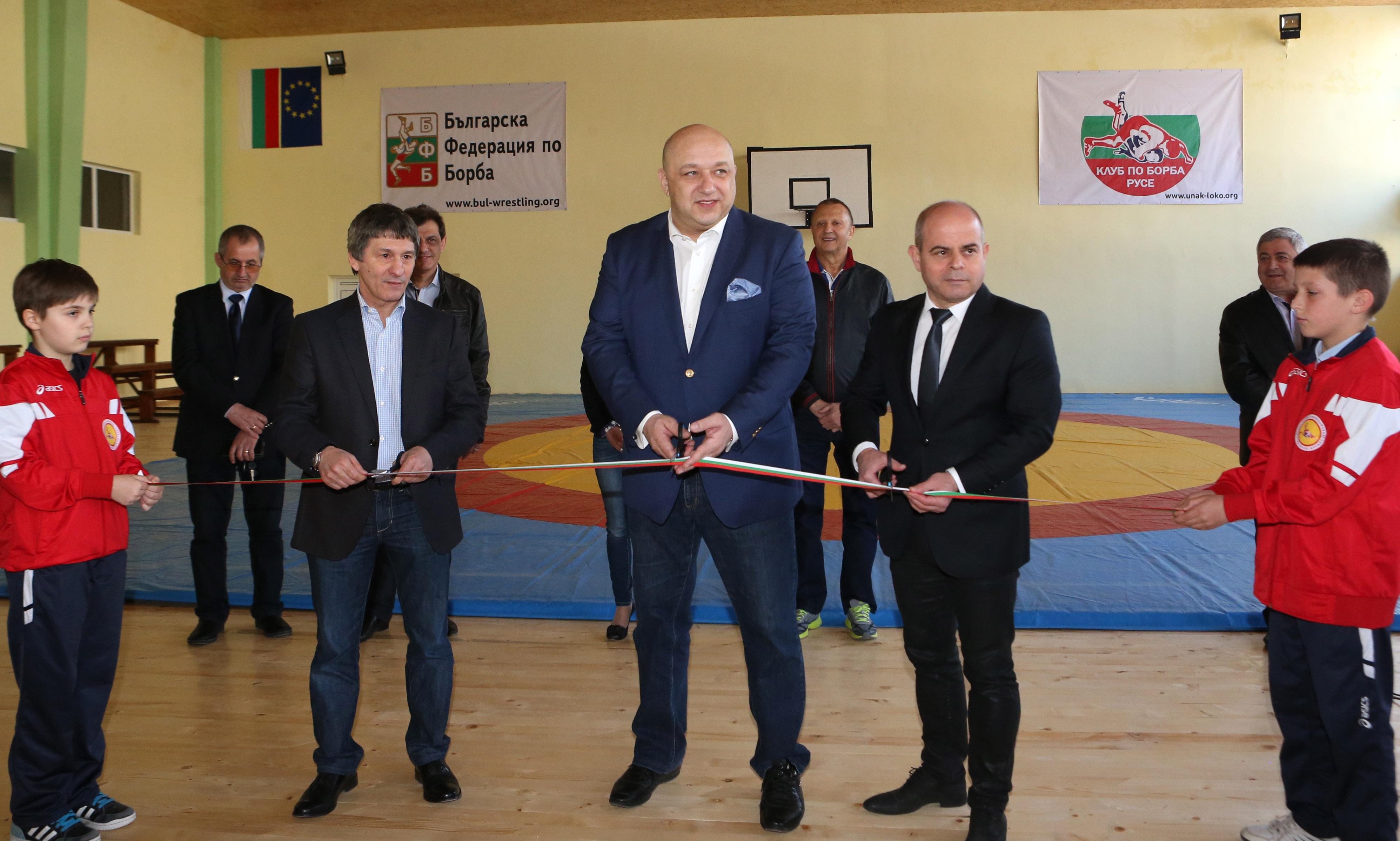 Откриха реновираната зала по борба в Русе