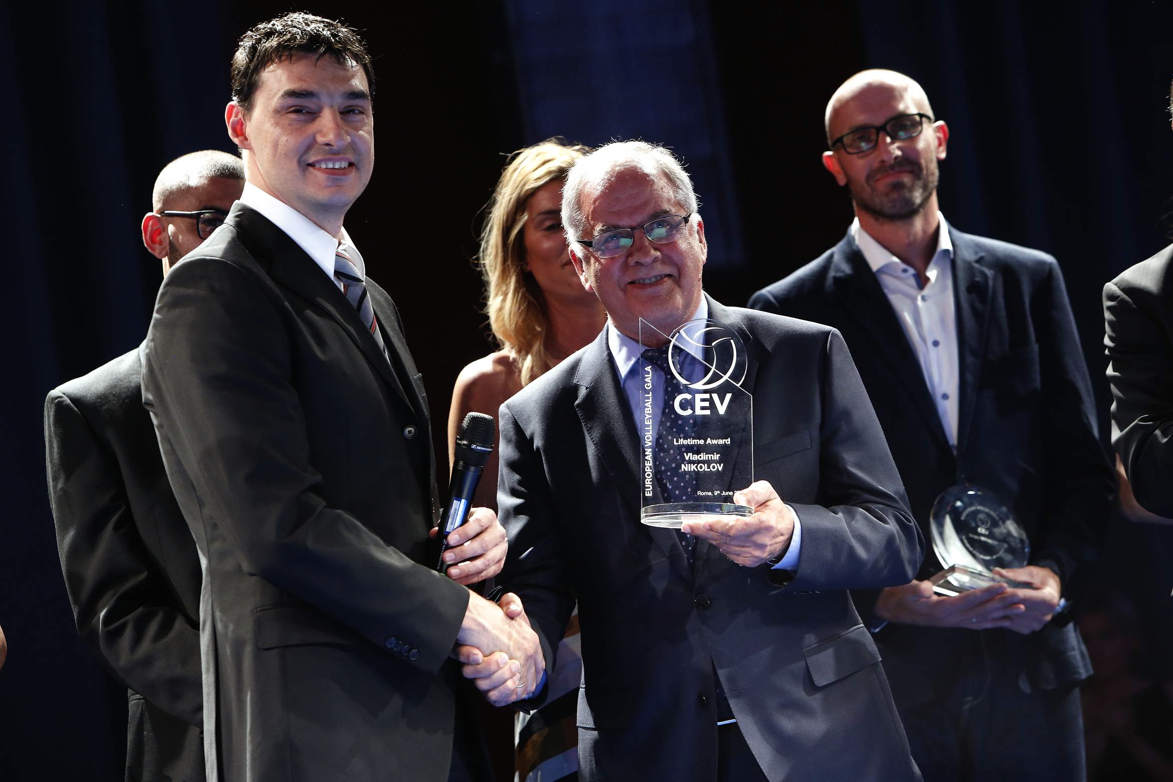 Голямо признание за Владо Николов, получи специална награда от CEV