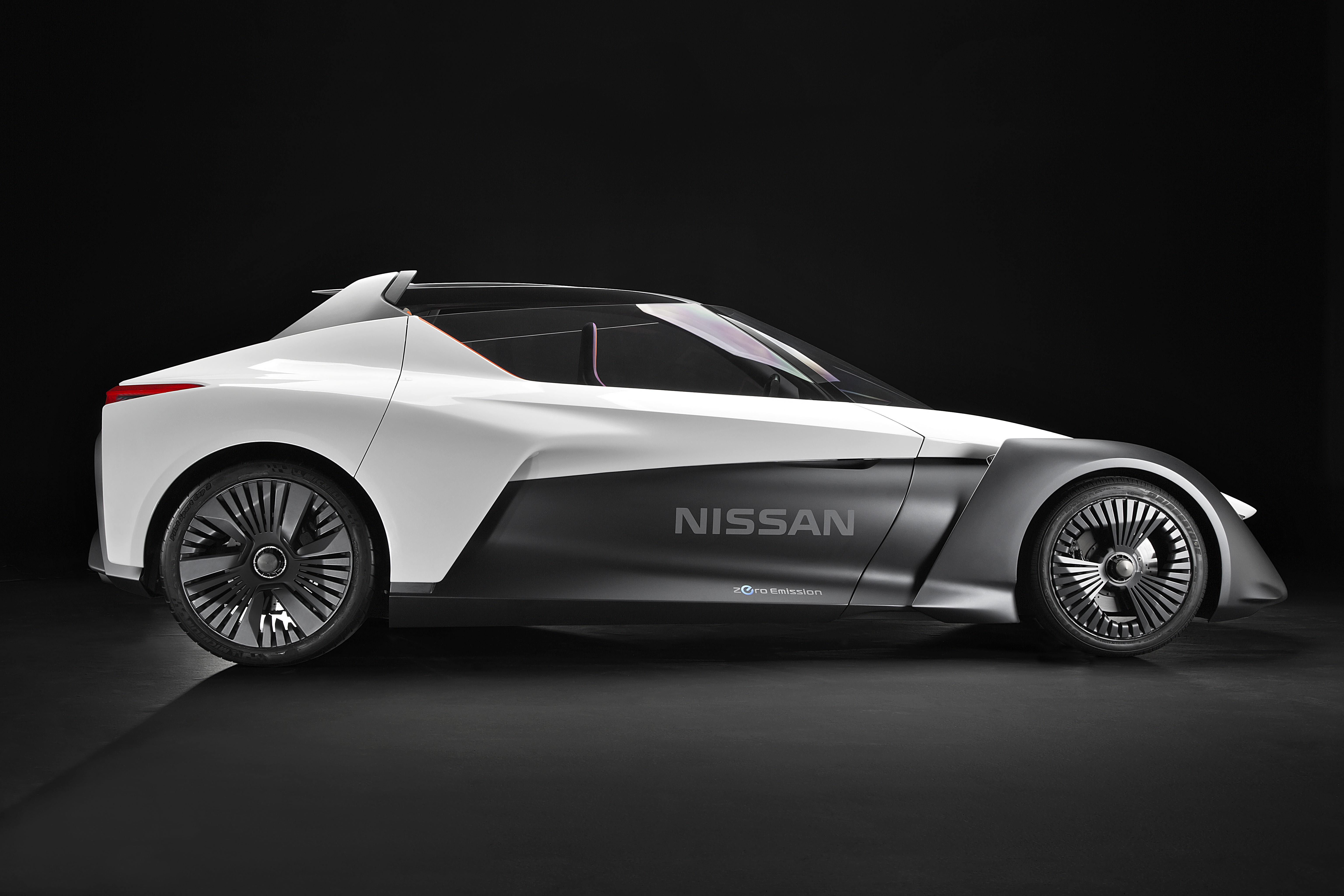 Nissan представи прототипа Bladeglider
