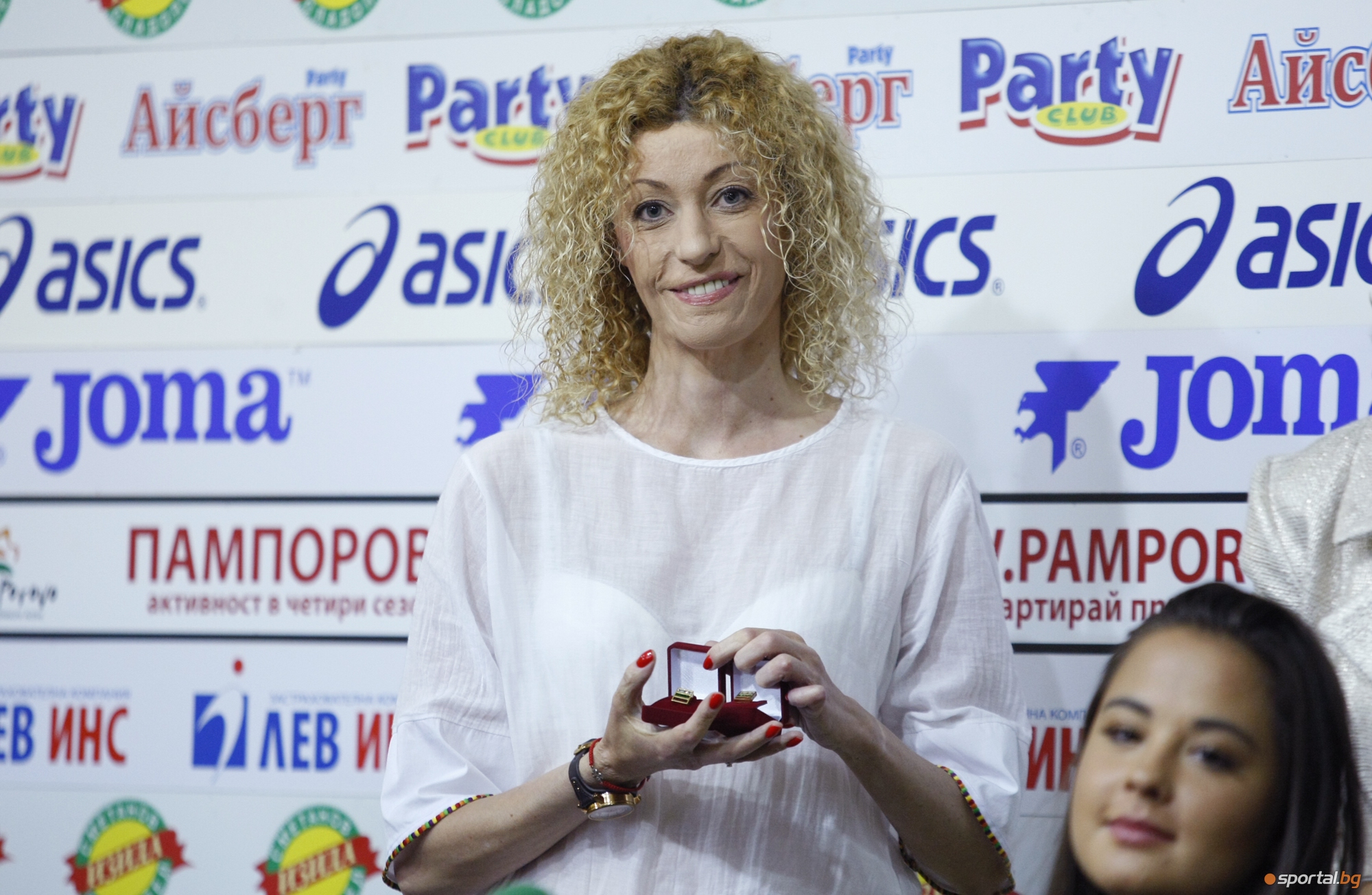 Награждаване на ансамбъла по художествена гимнастика