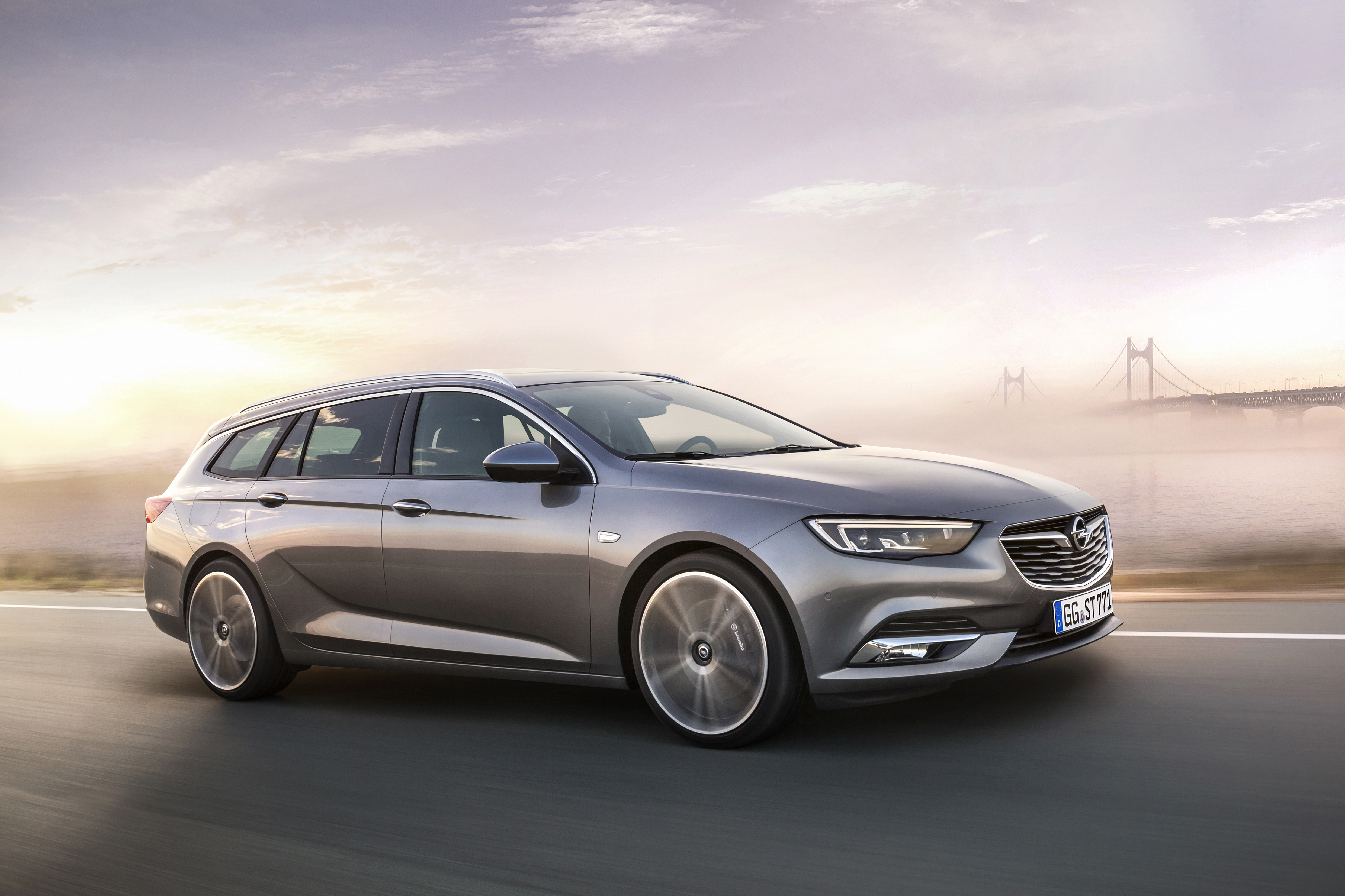 Просторен и динамичен – новият Opel Insignia Sports Tourer