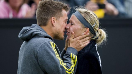 Тенис годеж на корта (видео + снимки)