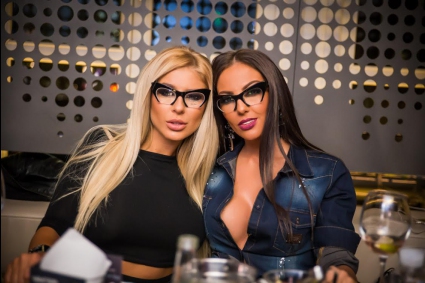 Николета и Андреа разпускат на черно парти в Bedroom Premium Club