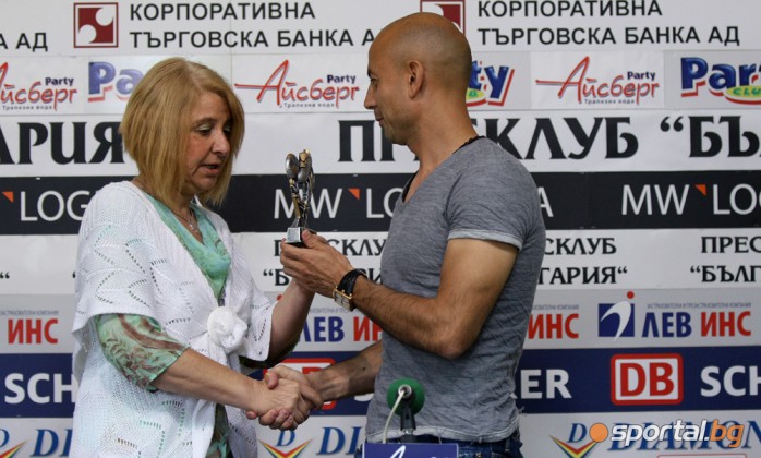 Станислав Ангелов - Пелето беще награден за футболист номер едно за изминалия 28-и кръ