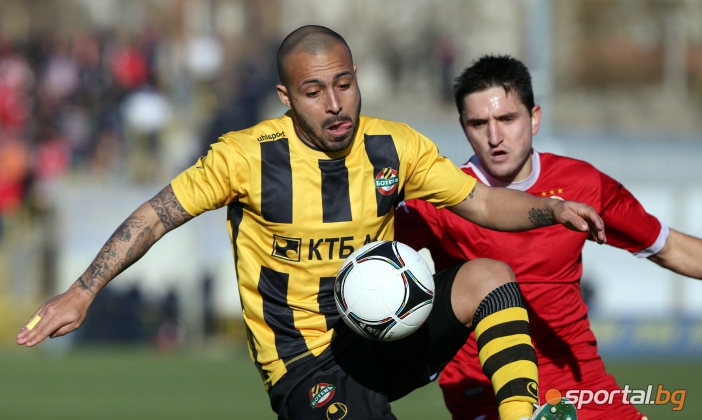  Неделев се завърна и Ботев (Пловдив) удари ЦСКА в представление на 