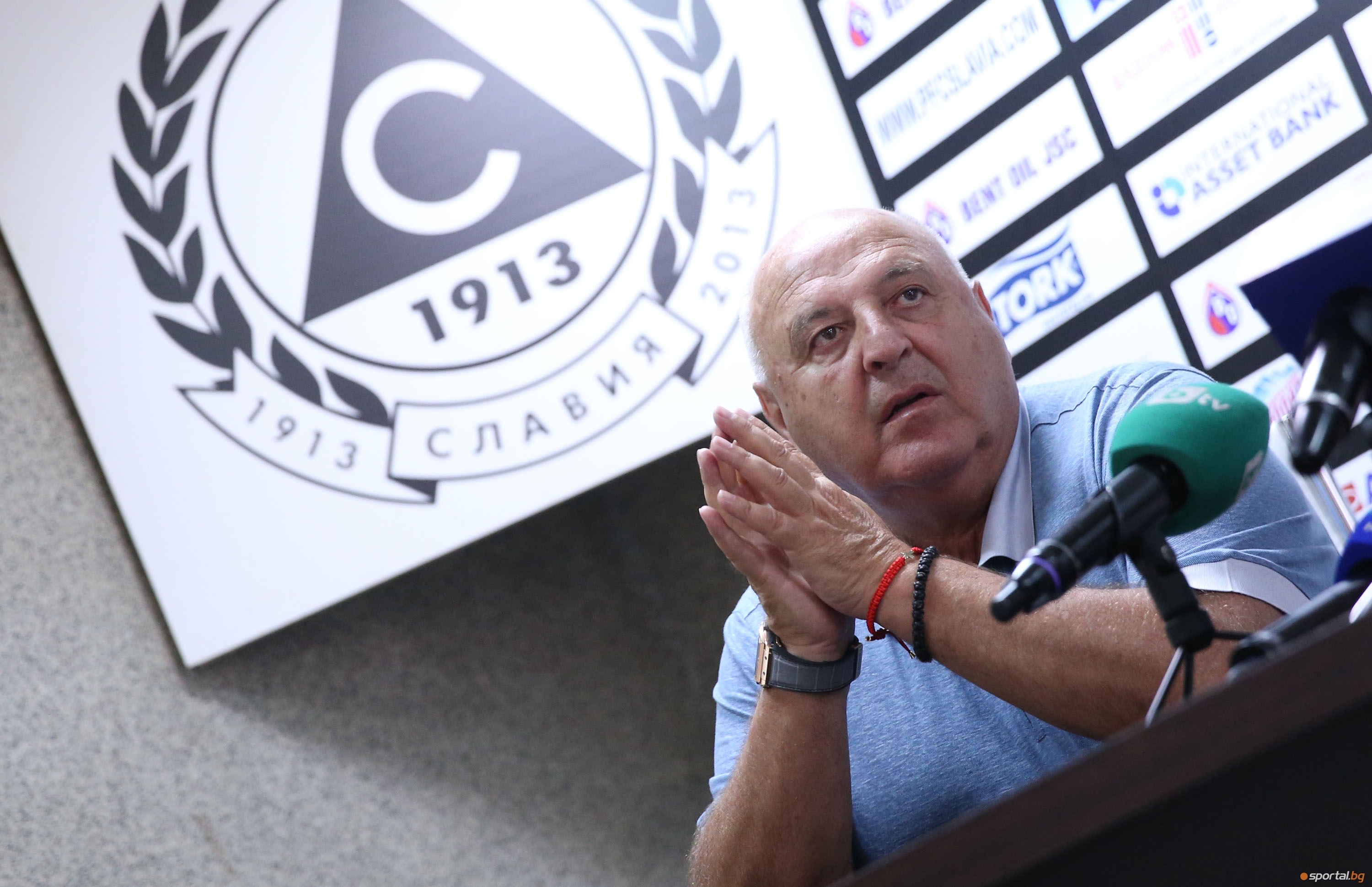  Пресконференция на Венци Стефанов и Александър Тарханов преди началото на сезона 