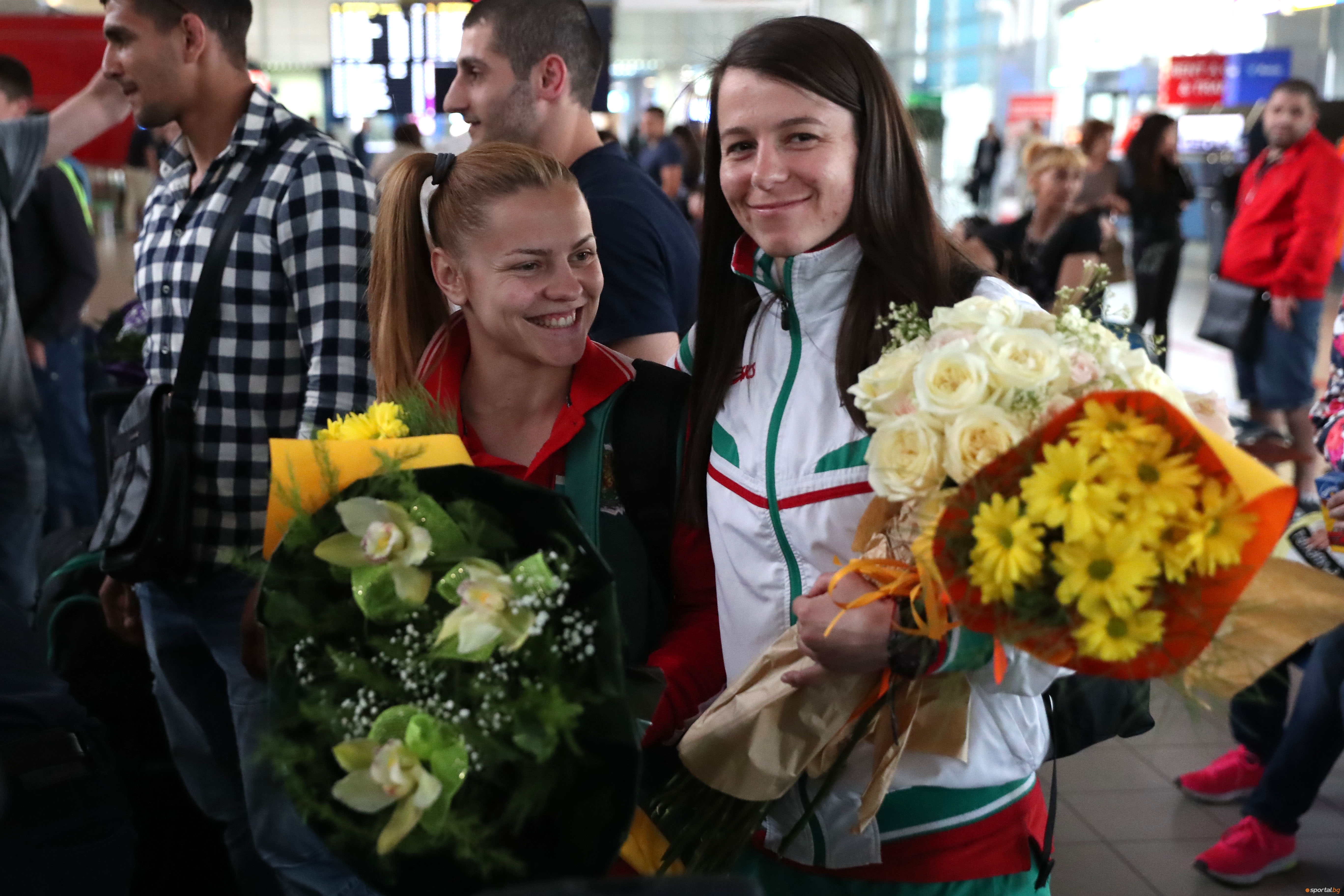 Националният отбор по самбо се прибра от Европейското първенство в Минск