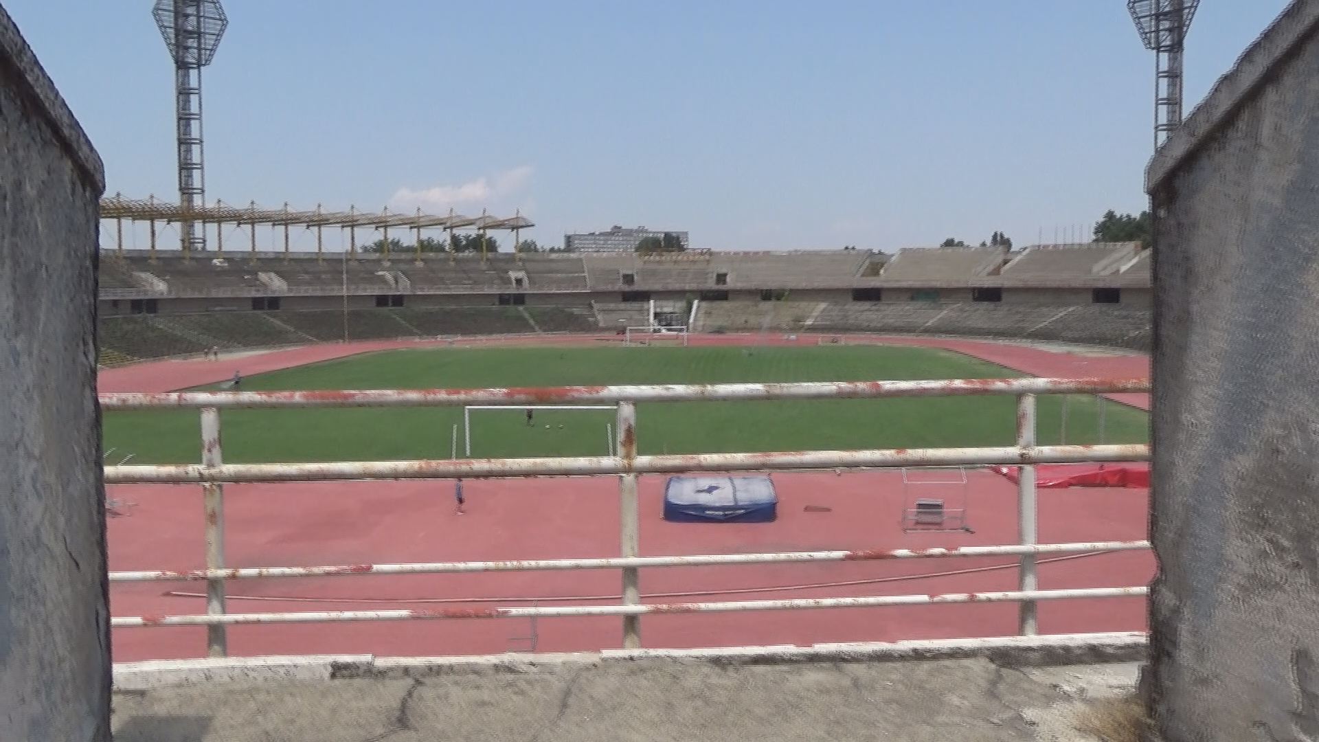Ще стане ли стадион “Пловдив” спортното бижу на България или ще потъне в разруха?