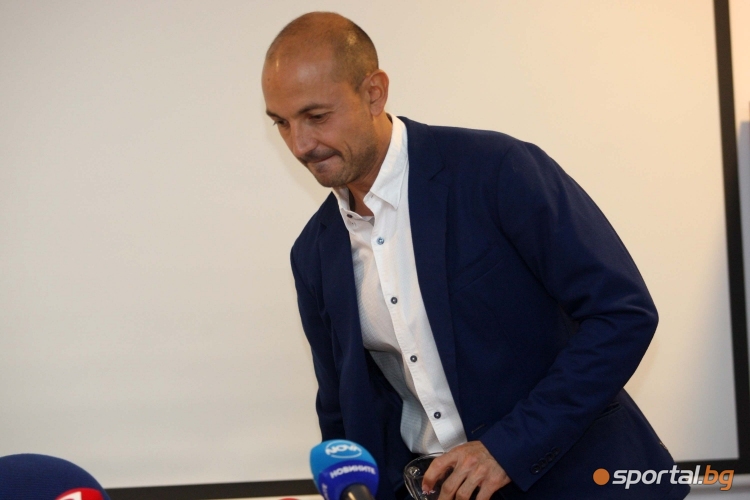  Пресконференция на Станислав Ангелов на стадион Раковски 