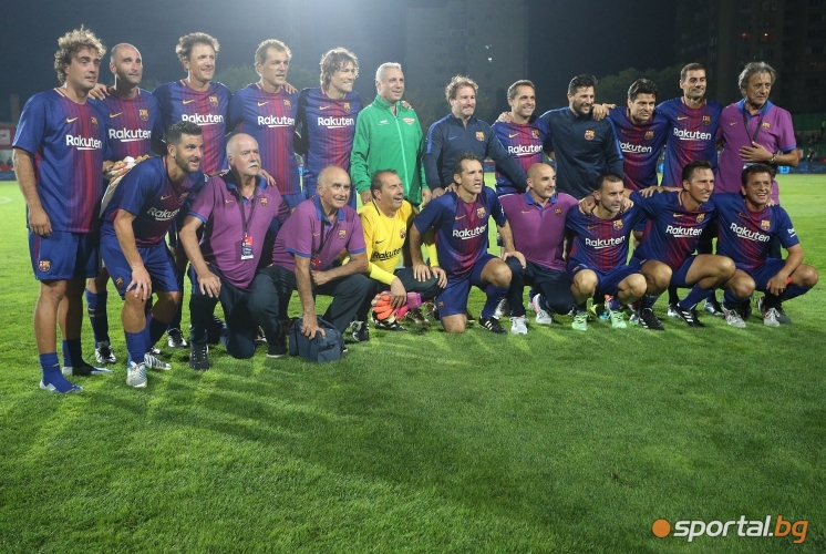 Отборът на приятелите на Христо Стоичков победи легендите на Барселона с 3:2