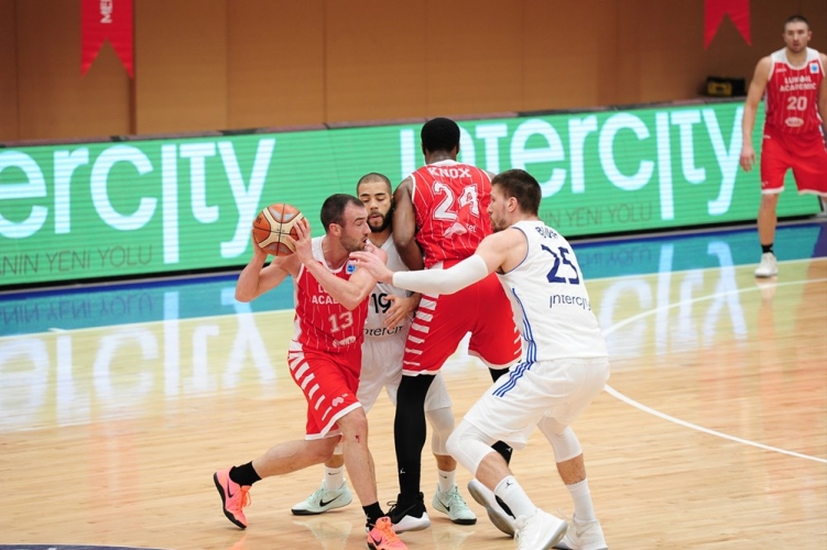 Истанбул ББ - Лукойл Академик