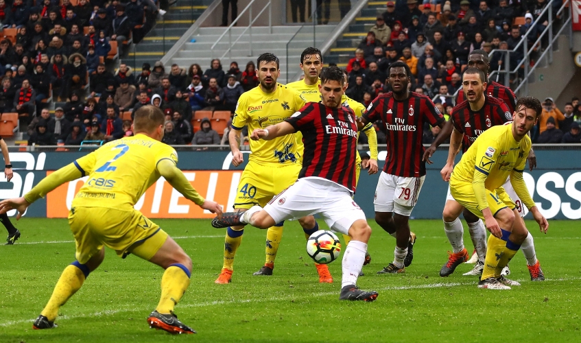 Андре Силва носи драматичен успех на Милан над Киево