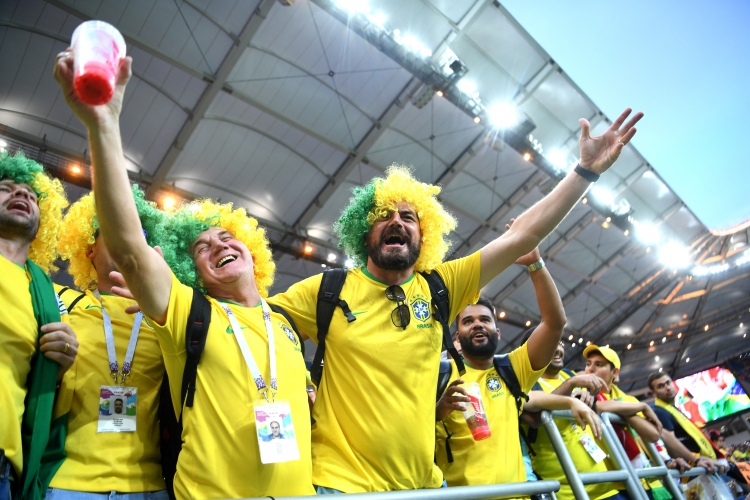  Феновете на Бразилия от мача с Швейцария 