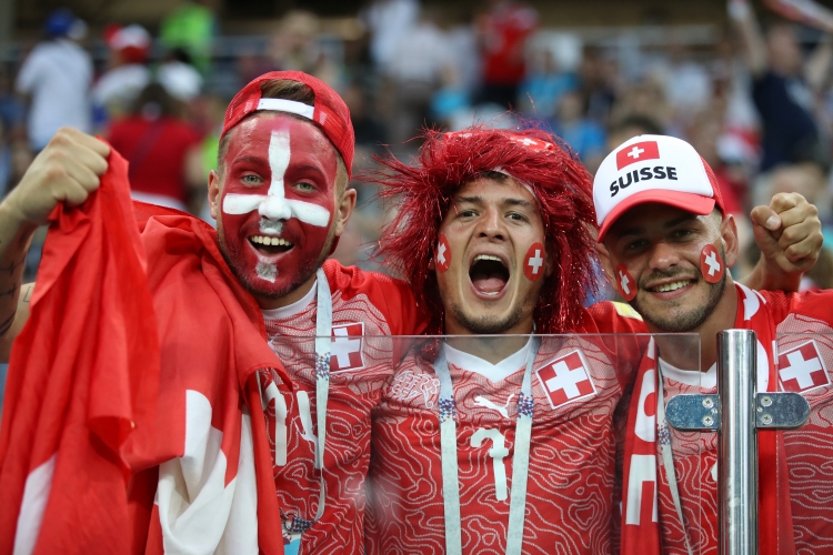 Феновете на Швейцария на мача с Коста Рика