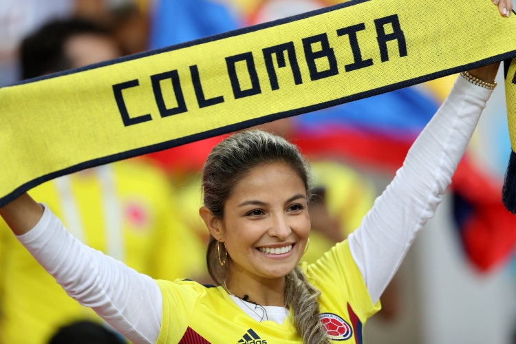 Феновете на Колумбия за мача с Англия