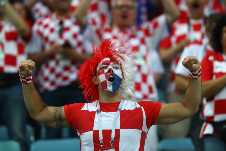  Феновете на Хърватия против Русия 
