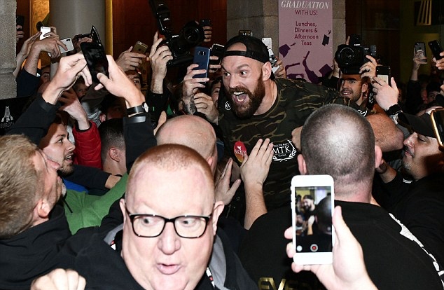  Тайсън Фюри и Франческо Пианета минаха през кантара в Белфаст 