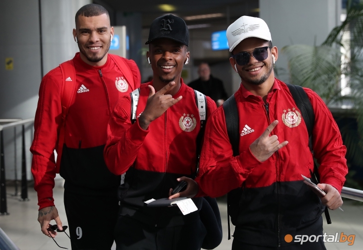  Футболистите на ЦСКА - София отпътуваха за Испания 