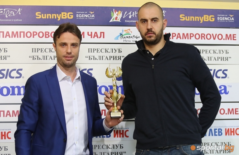  Наградиха волейбоният Нефтохимик за тим на месеца 