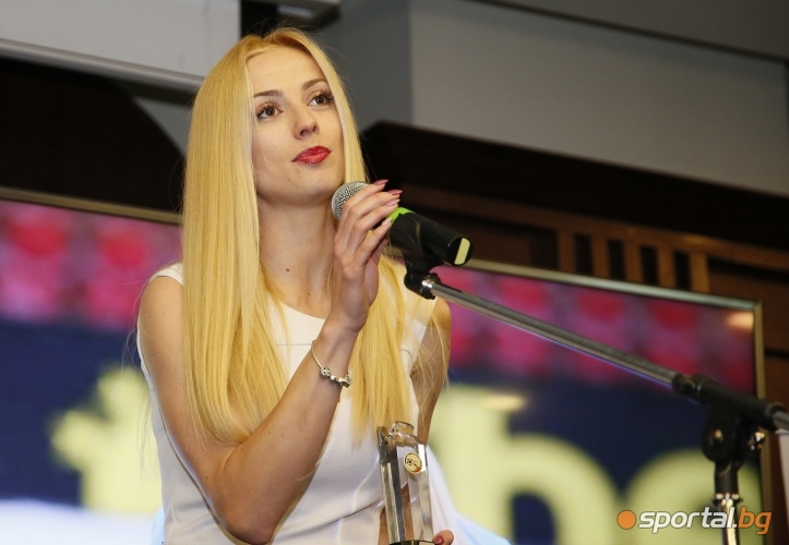  Награждаване на най-хубавите футболни рефери 