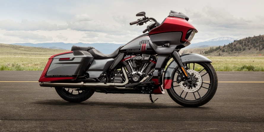 19-cvo-cvo-road-glide-hero.jpg