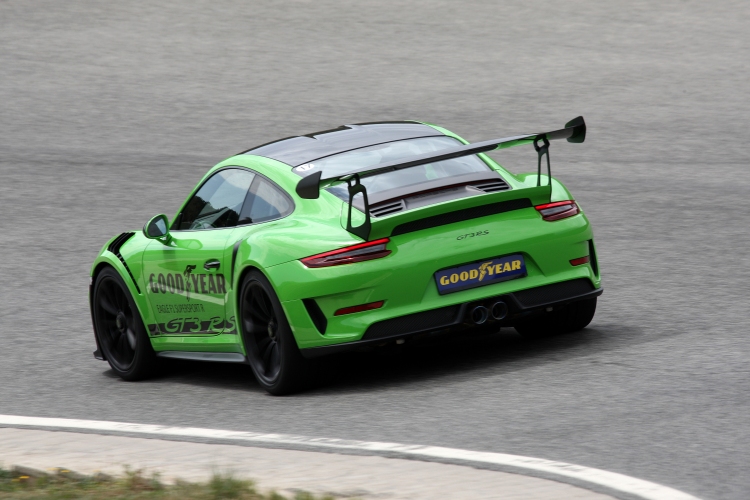  Да укротиш звяр (тест на Goodyear Eagle F1) 