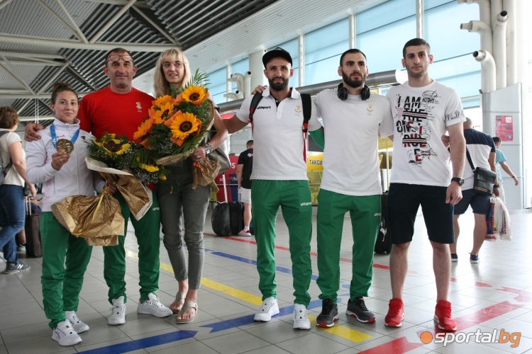  Самбисти се прибират от Европейските игри в Минск 