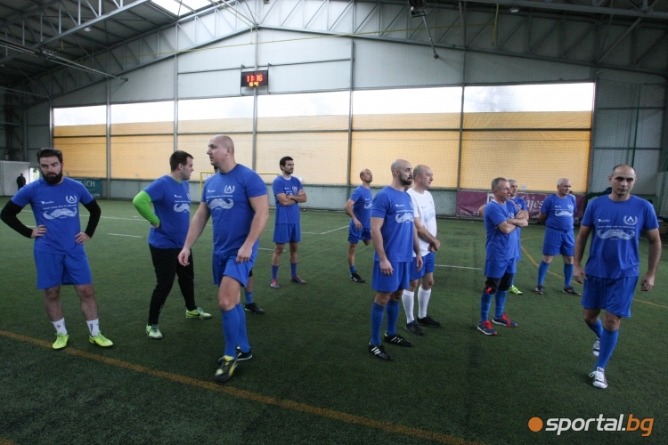 Легенди на Левски, лекари уролози и спортни журналисти играят мач "Заедно срещу рака на простатата"