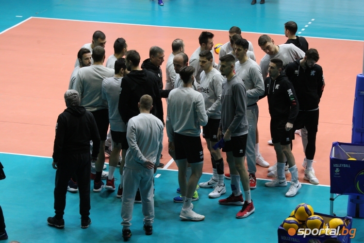 Тренировка на българиския национален отбор по волейбол