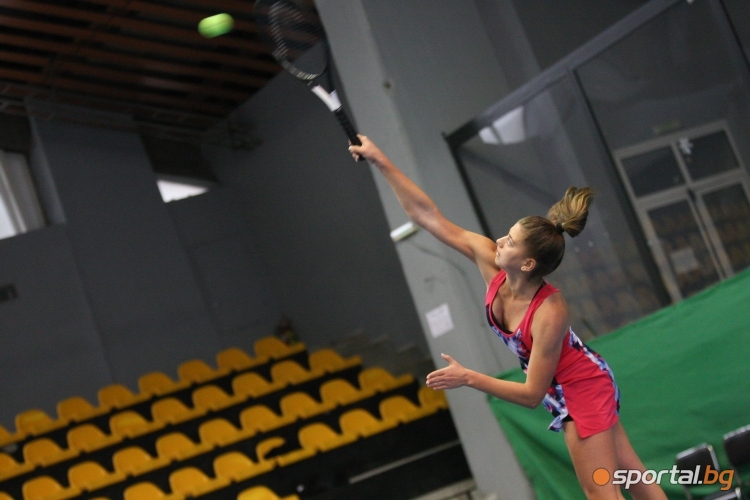 Тренировка и интервю с българската надежда в тениса Дария Радулова
